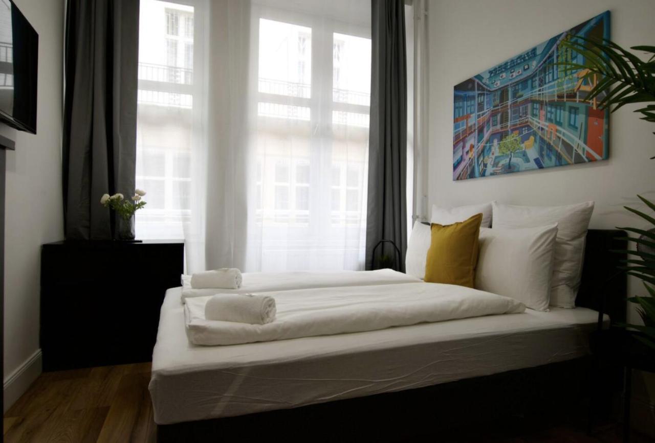 Studio Apartments By Hi5- Apartment In Downtown Budapest Esterno foto