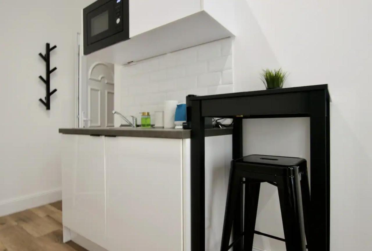 Studio Apartments By Hi5- Apartment In Downtown Budapest Esterno foto