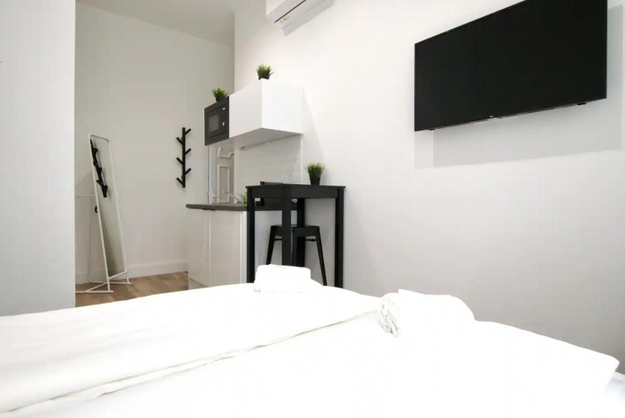 Studio Apartments By Hi5- Apartment In Downtown Budapest Esterno foto