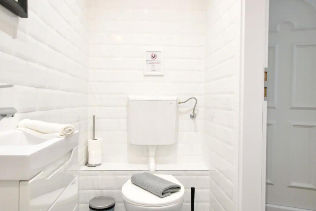 Studio Apartments By Hi5- Apartment In Downtown Budapest Esterno foto