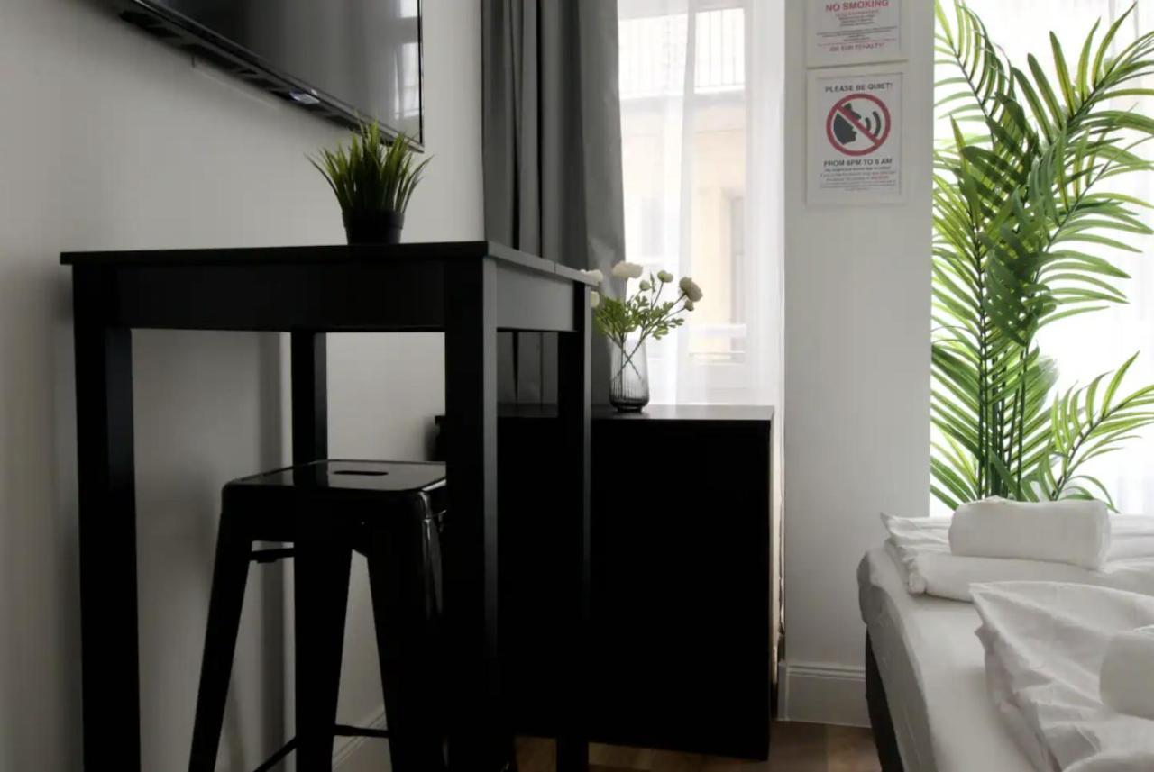 Studio Apartments By Hi5- Apartment In Downtown Budapest Esterno foto