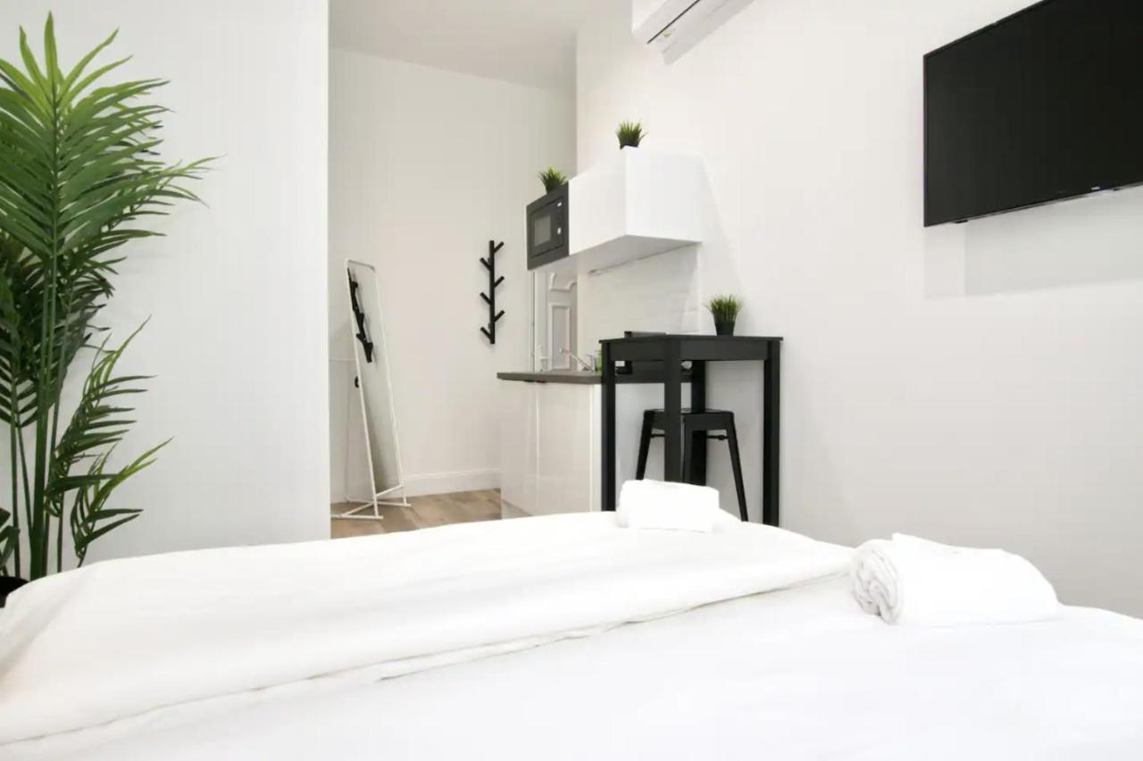 Studio Apartments By Hi5- Apartment In Downtown Budapest Esterno foto